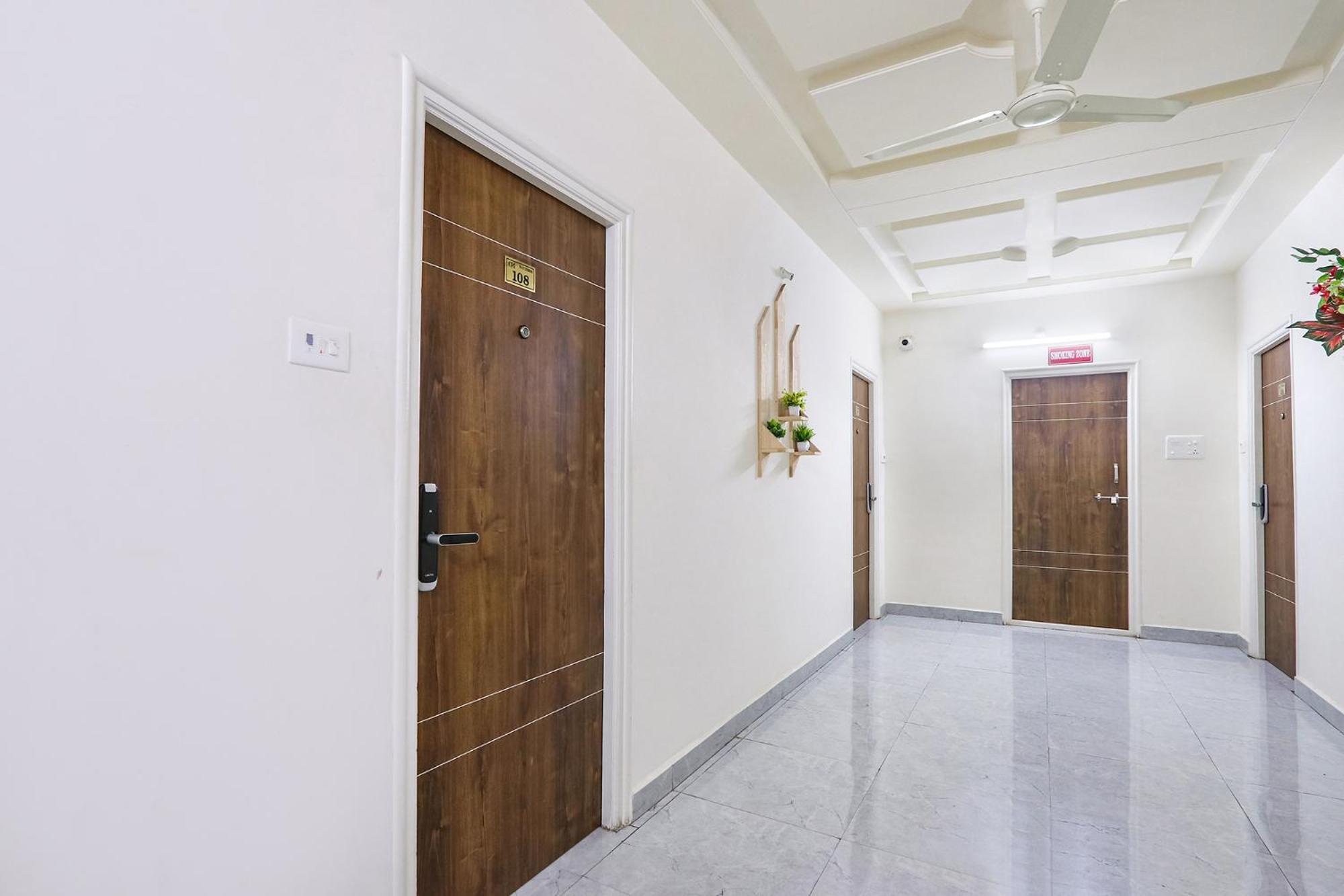 Fabhotel Golden Hitech - Nr Hitech City 하이데라바드 외부 사진
